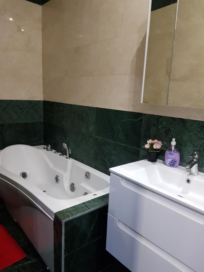 Ground Floor Mega Mall National Arena Monza Apartamento *